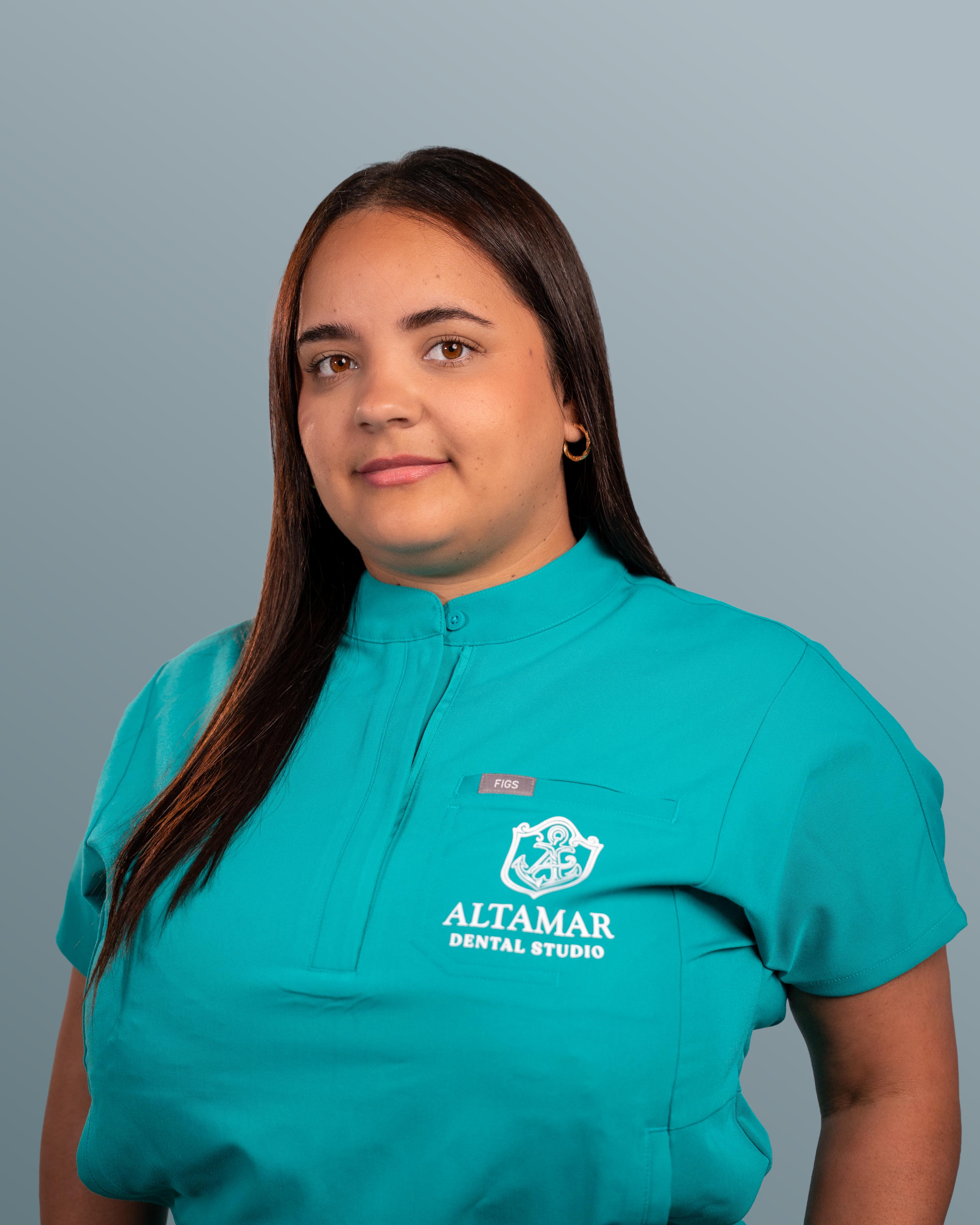 Lisy, dental assistant at Altamar Dental Studio