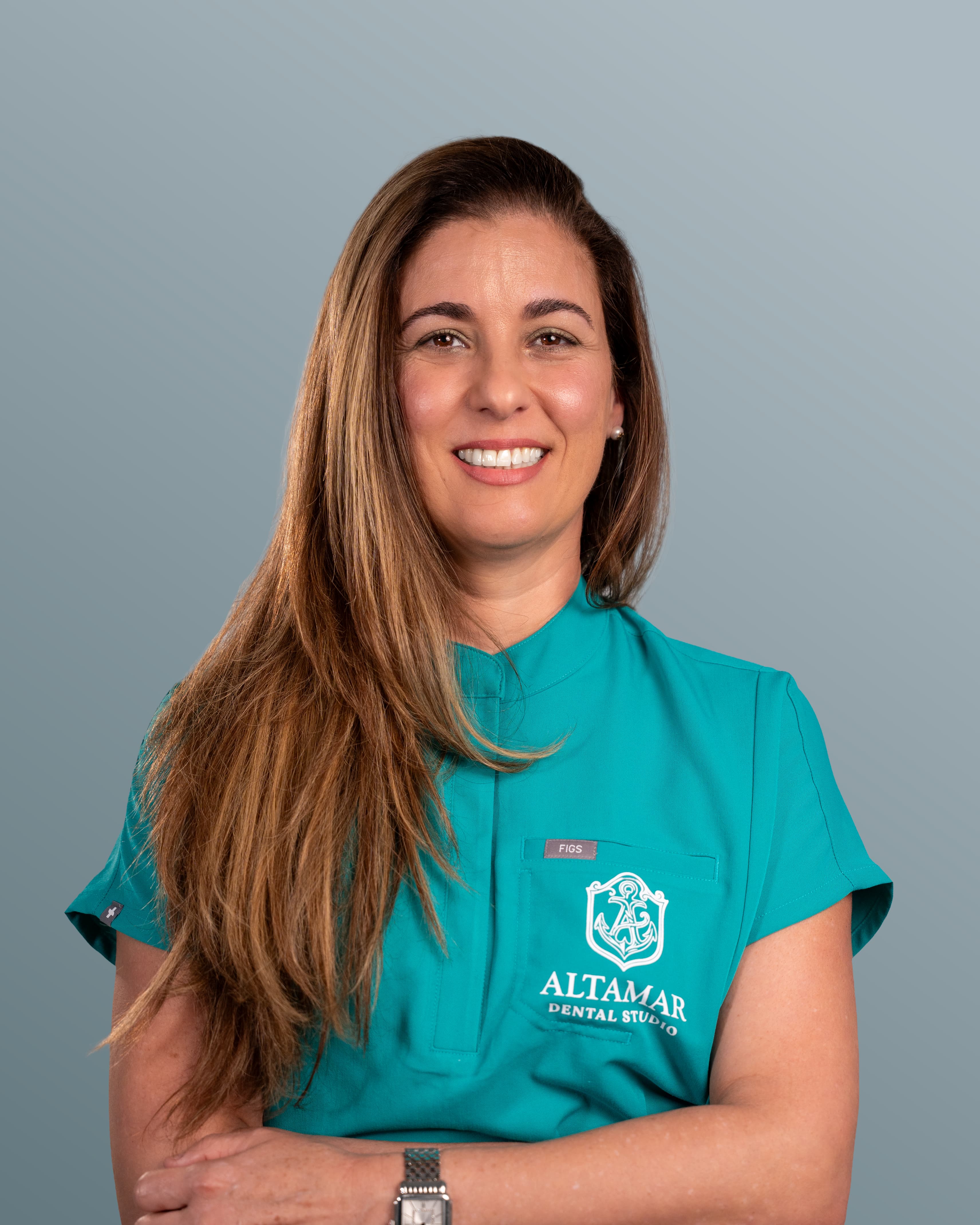 Mily, dental assistant at Altamar Dental Studio